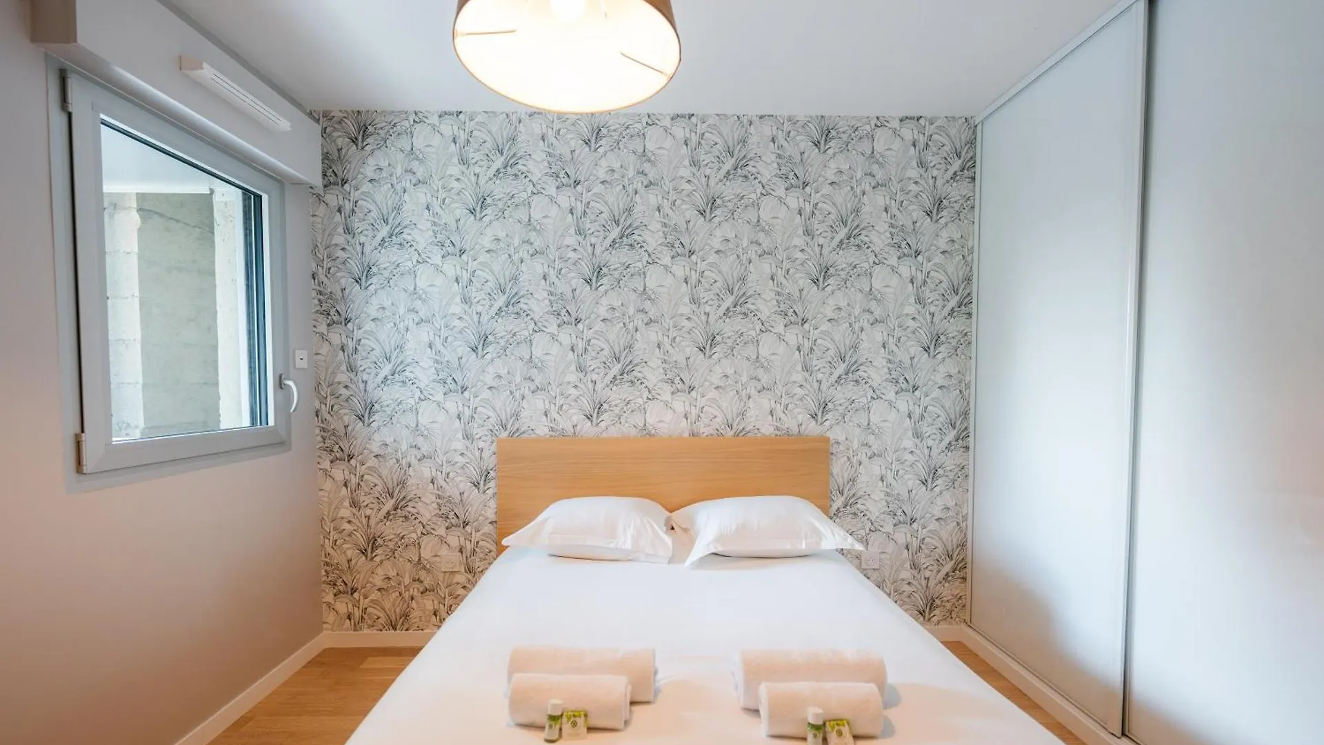 Confort Absolu A ,superbe Renove 7 Avec Salles De Bain Privatives Appartement Paris