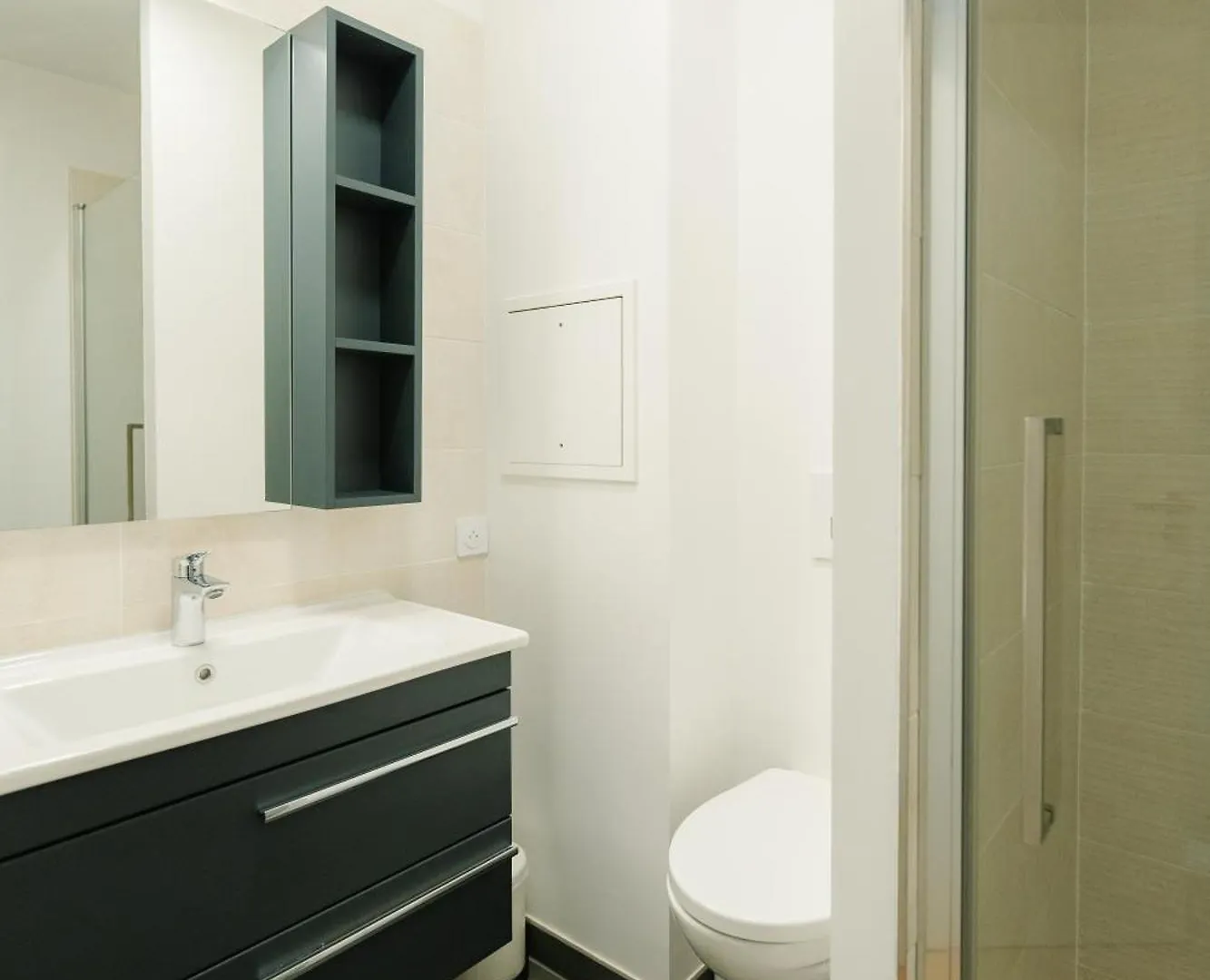 Confort Absolu A ,superbe Renove 7 Avec Salles De Bain Privatives * Paris