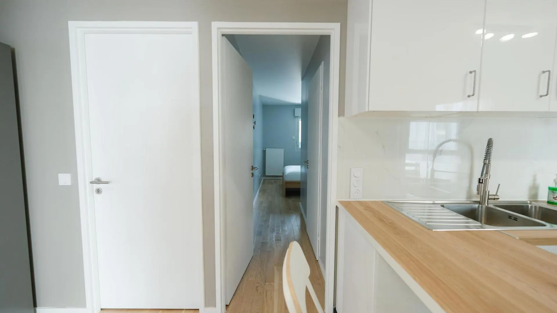 Apartment Confort Absolu A ,superbe Renove 7 Avec Salles De Bain Privatives