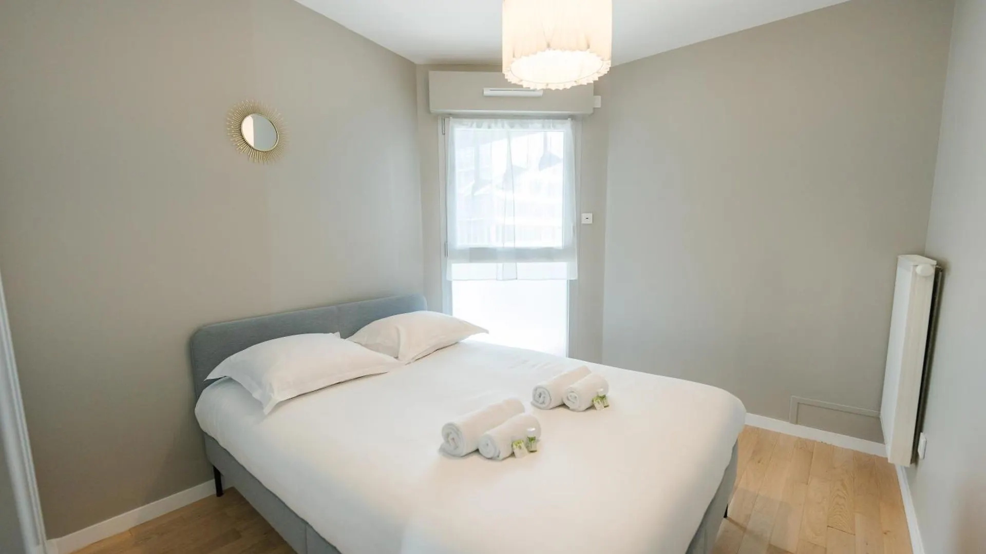 Apartment Confort Absolu A ,superbe Renove 7 Avec Salles De Bain Privatives Paris