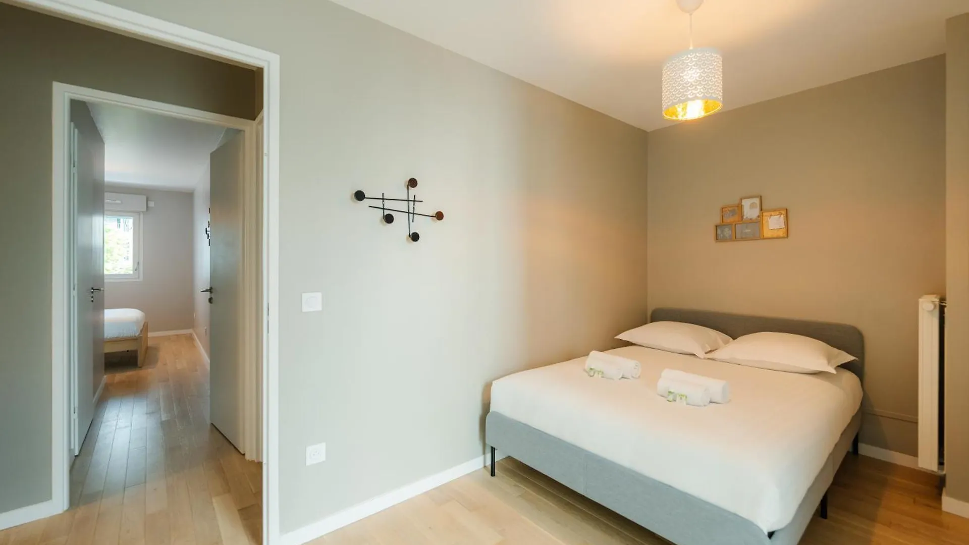 Confort Absolu A ,superbe Renove 7 Avec Salles De Bain Privatives * Paris