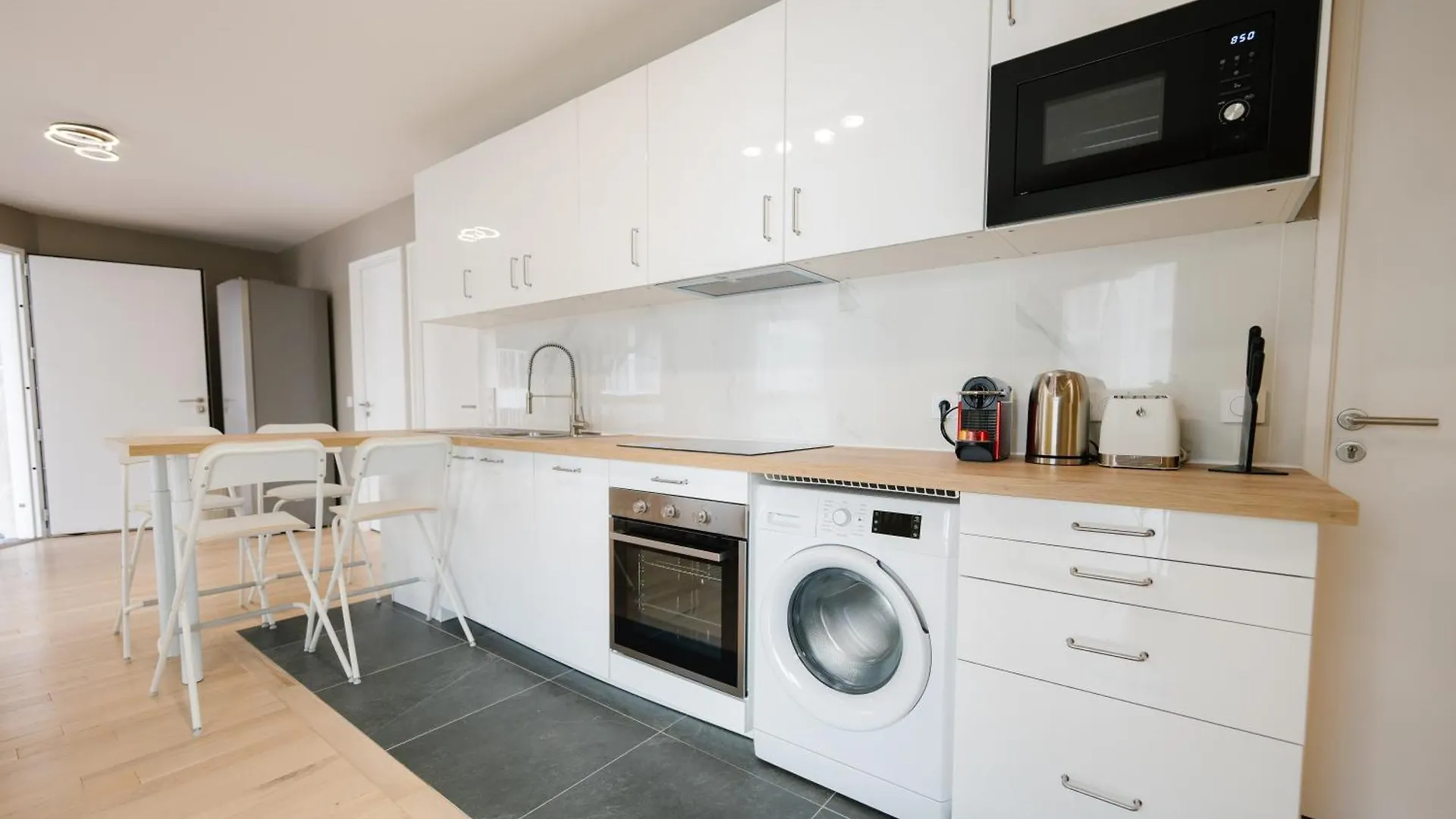 Confort Absolu A ,superbe Renove 7 Avec Salles De Bain Privatives * Paris