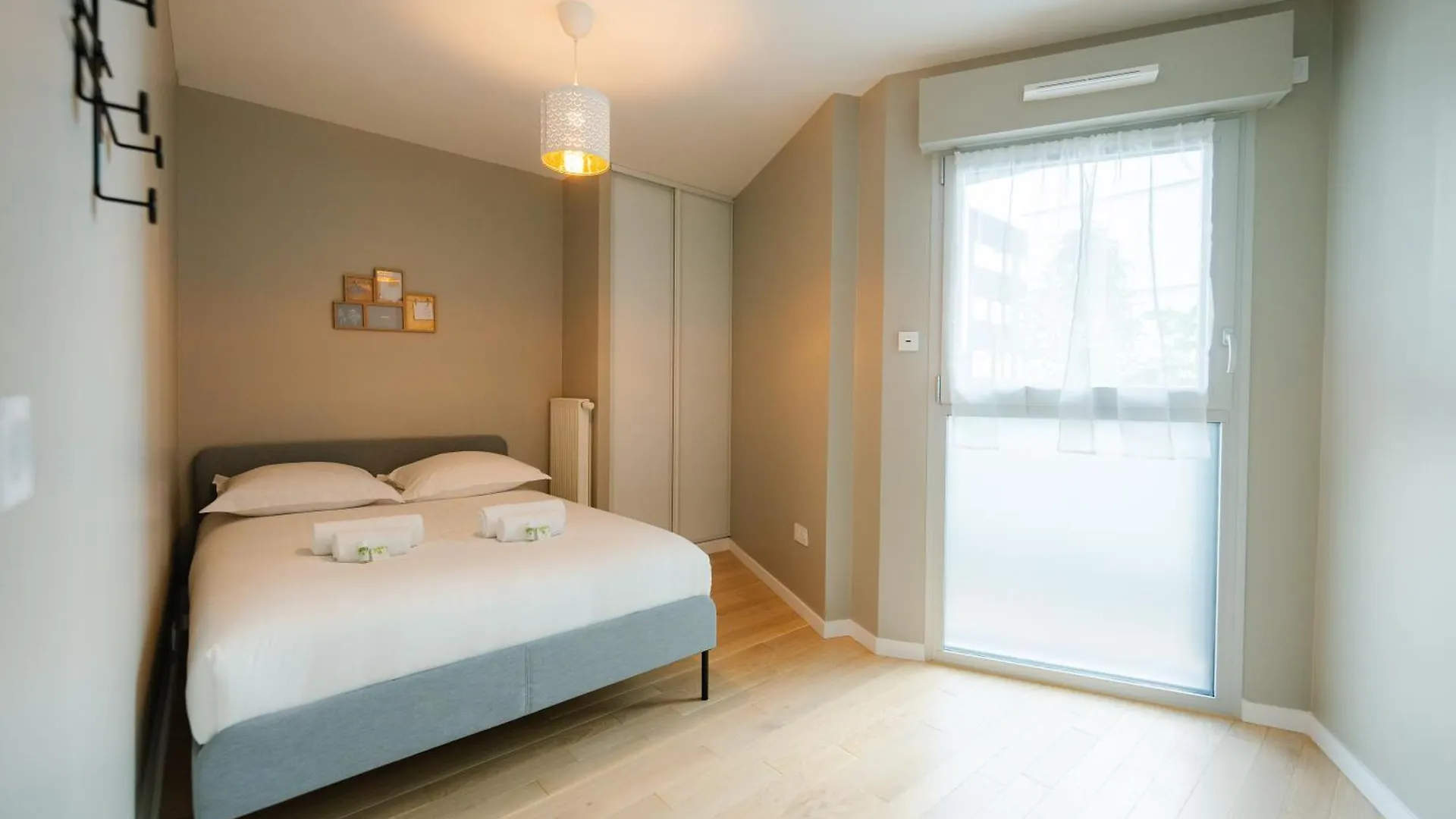 Confort Absolu A ,superbe Renove 7 Avec Salles De Bain Privatives Paris