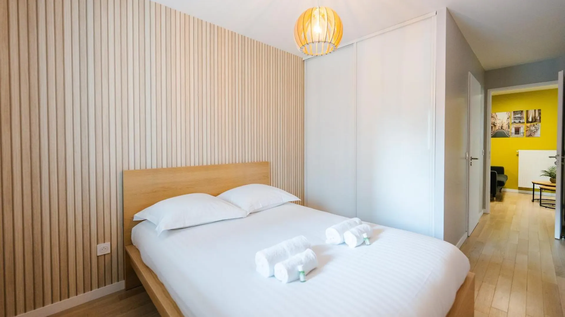 Confort Absolu A ,superbe Renove 7 Avec Salles De Bain Privatives * Paris