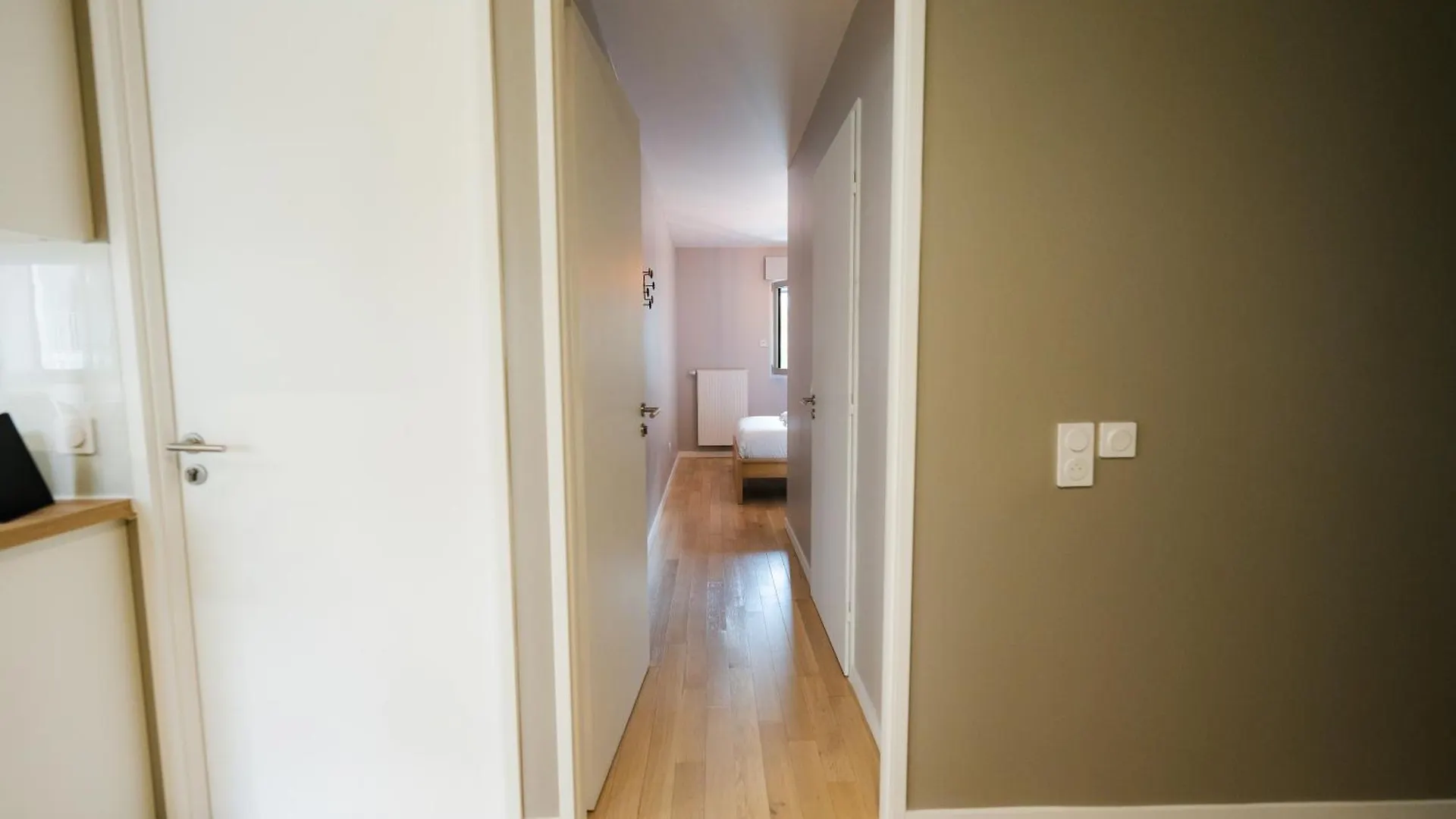 דירה Confort Absolu A ,superbe Renove 7 Avec Salles De Bain Privatives