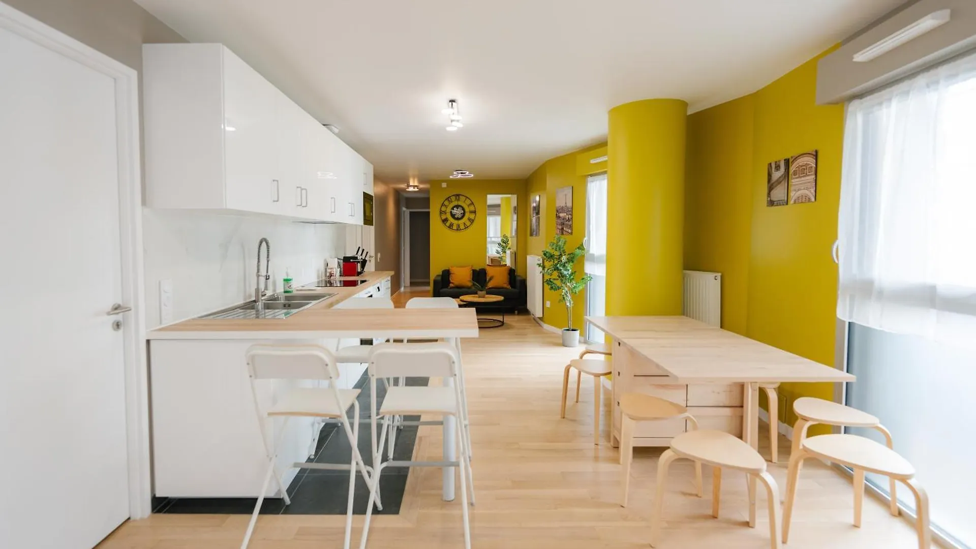 Confort Absolu A ,superbe Renove 7 Avec Salles De Bain Privatives *
